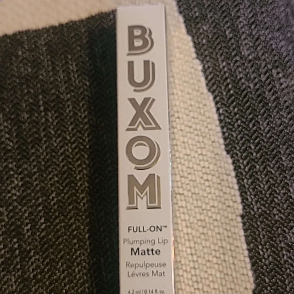 NIB BUXON FULL ON MATTE CATCHING RAYS hp🔥🔥